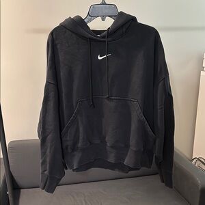 Nike Oversize Loose Fit Black Sweatshirt with Iconic Swoosh